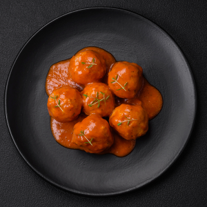 Polpette di manzo alla romana con salsa pomodoro